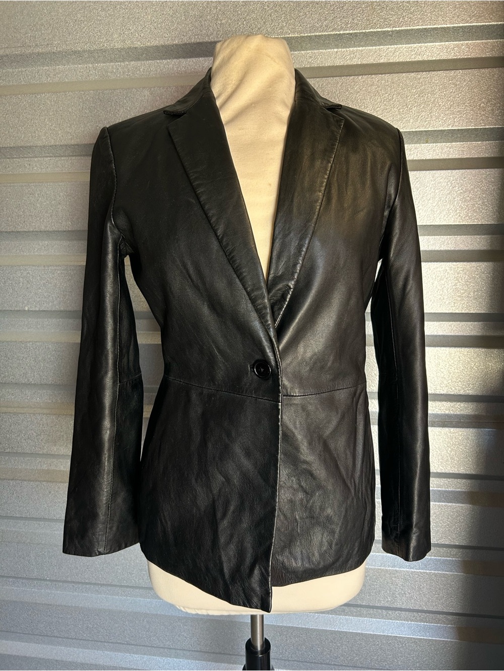 Women's Black Leather Single-Button Blazer Jacket